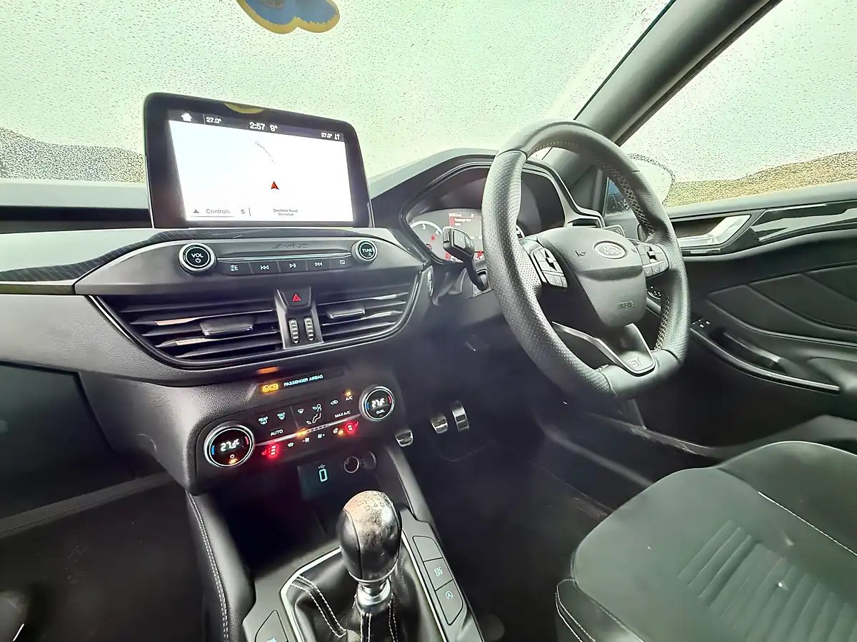 Used 2019 Ford Focus ST Blue - Interior and Exterior details 8