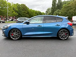 Used 2019 Ford Focus ST Blue - Interior and Exterior details 7