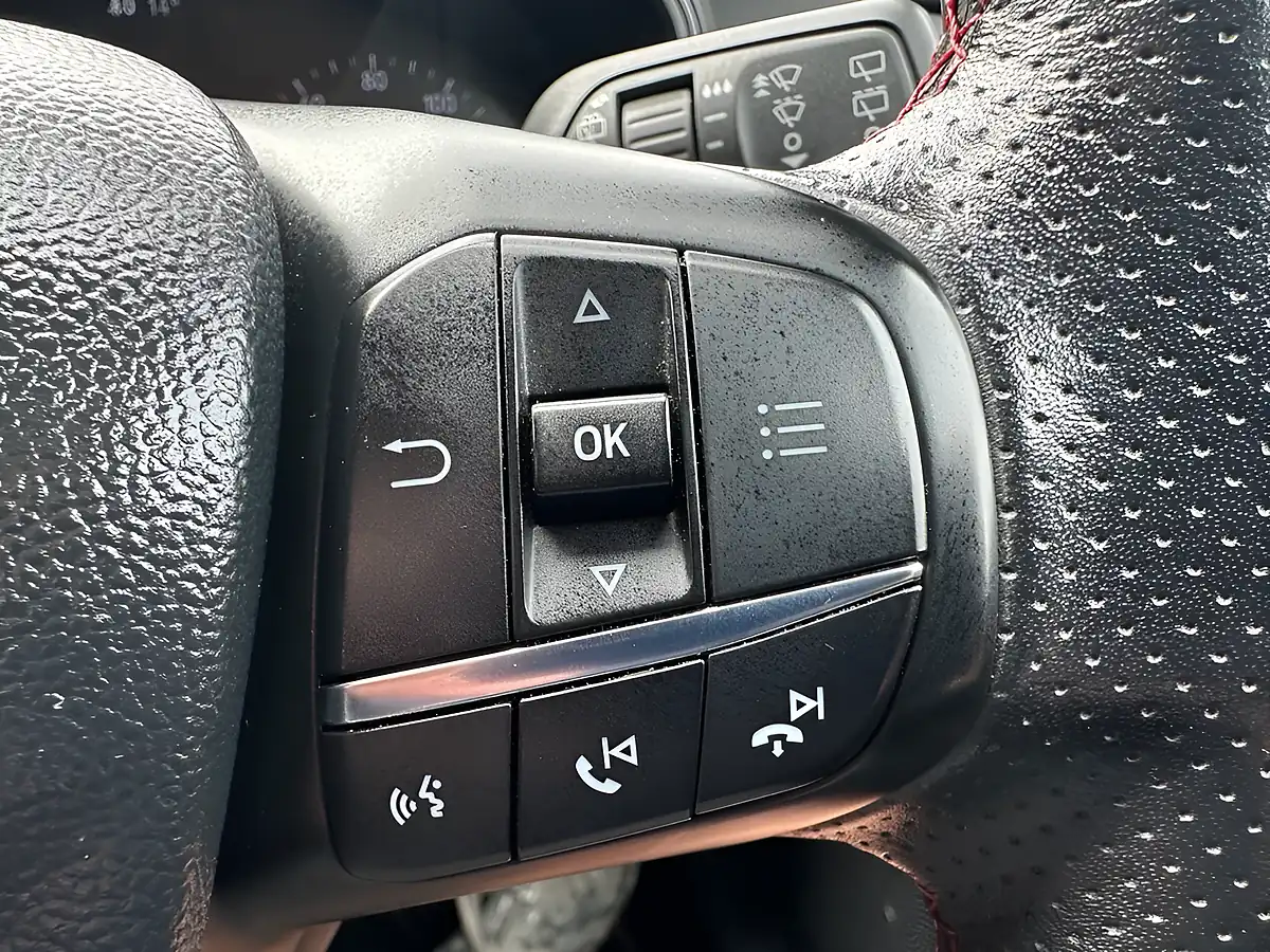 Used 2019 Ford Focus ST-Line Blue - Interior and Exterior details 14