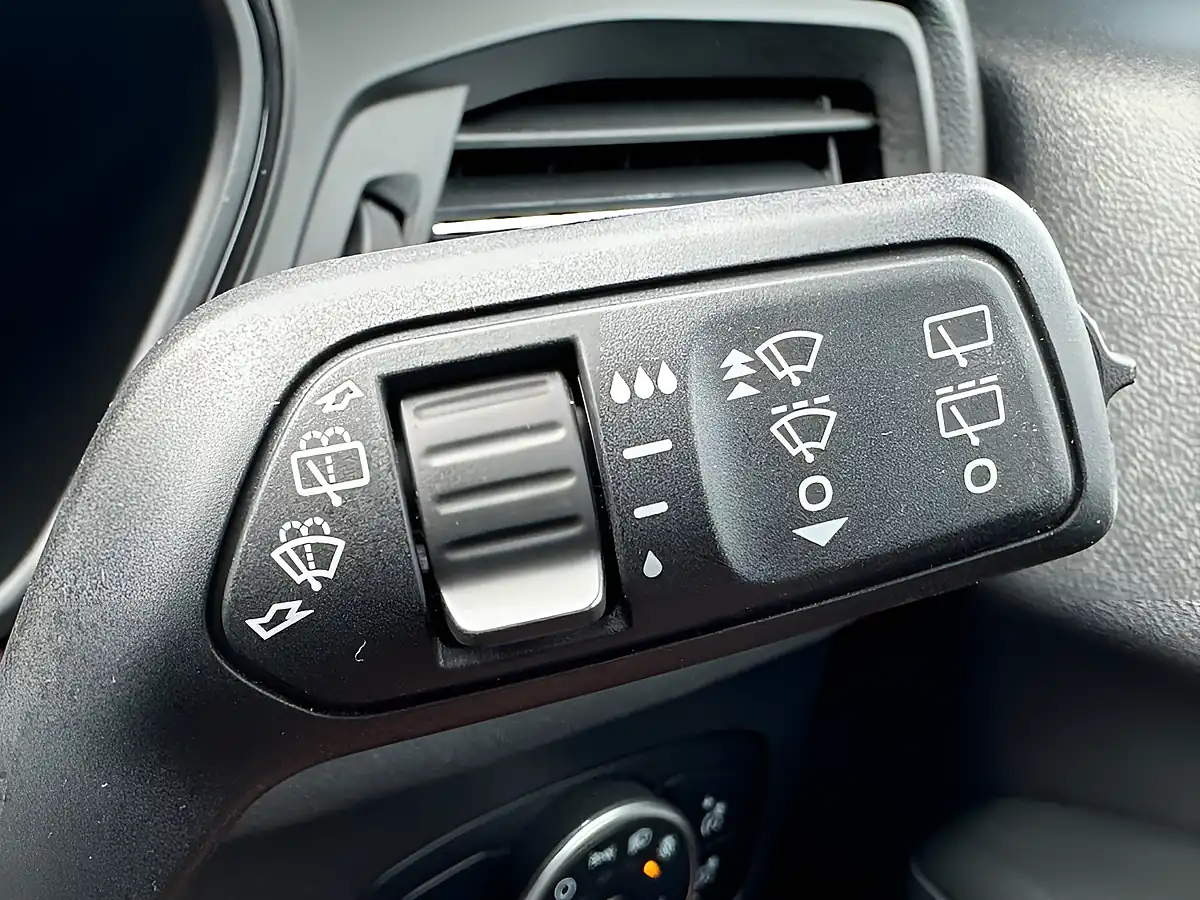 Used 2019 Ford Focus ST-Line Blue - Interior and Exterior details 15