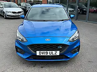 Used 2019 Ford Focus ST-Line Blue - Interior and Exterior details 2