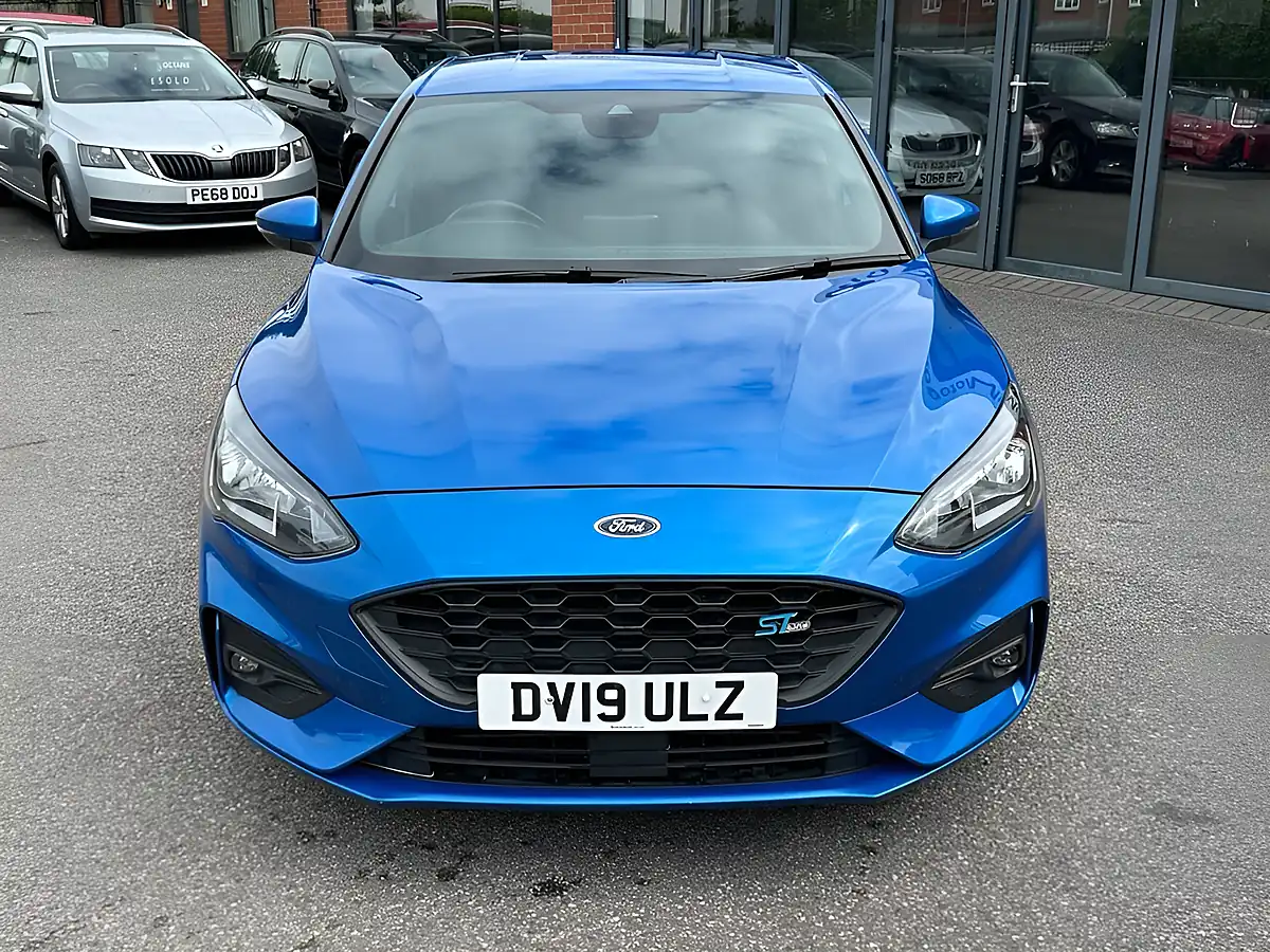 Used 2019 Ford Focus ST-Line Blue - Interior and Exterior details 2