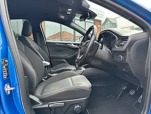 Used 2019 Ford Focus ST-Line Blue - Interior and Exterior details 9