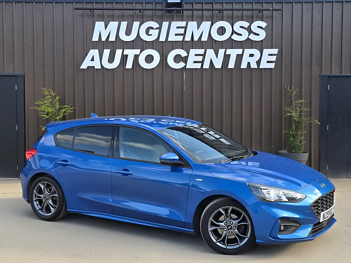 Used 2019 Ford Focus ST-Line Blue - Front View