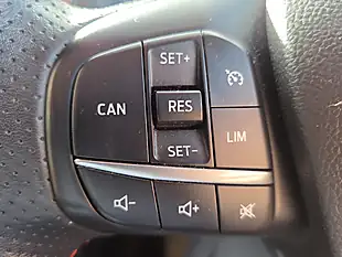 Used 2019 Ford Focus ST-Line Blue - Interior and Exterior details 12