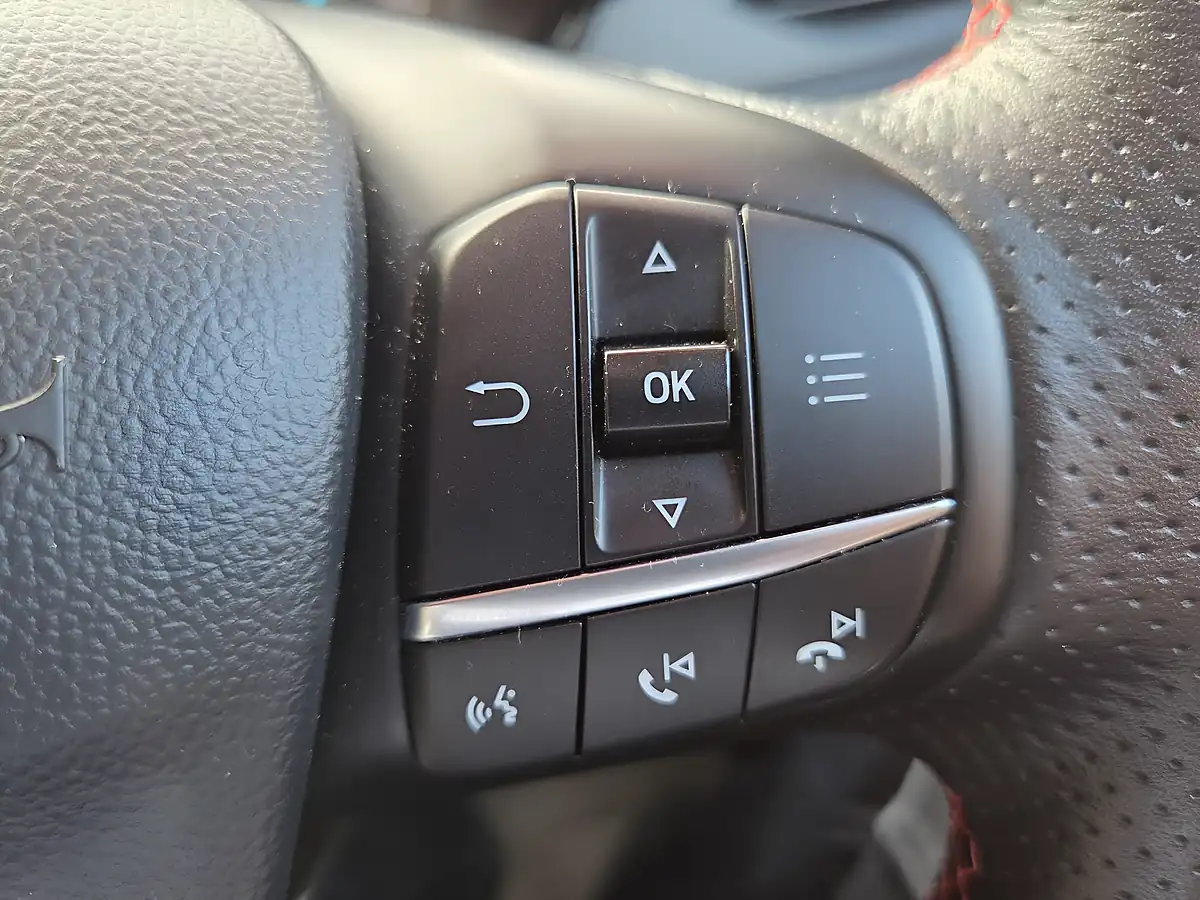 Used 2019 Ford Focus ST-Line Blue - Interior and Exterior details 13