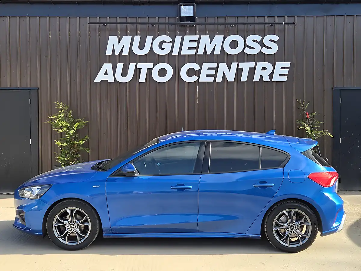 Used 2019 Ford Focus ST-Line Blue - Interior and Exterior details 3