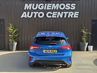 Used 2019 Ford Focus ST-Line Blue - Interior and Exterior details 4