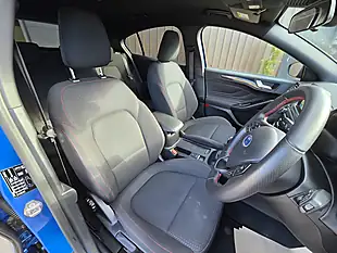 Used 2019 Ford Focus ST-Line Blue - Interior and Exterior details 5