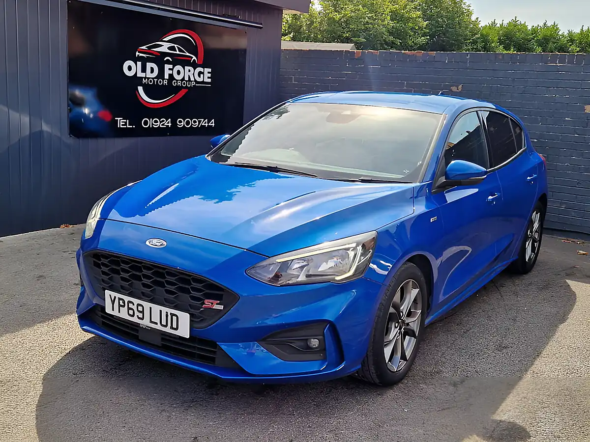 Used 2019 Ford Focus ST-Line Blue - Front View
