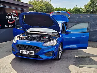 Used 2019 Ford Focus ST-Line Blue - Interior and Exterior details 10