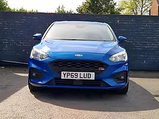 Used 2019 Ford Focus ST-Line Blue - Interior and Exterior details 11