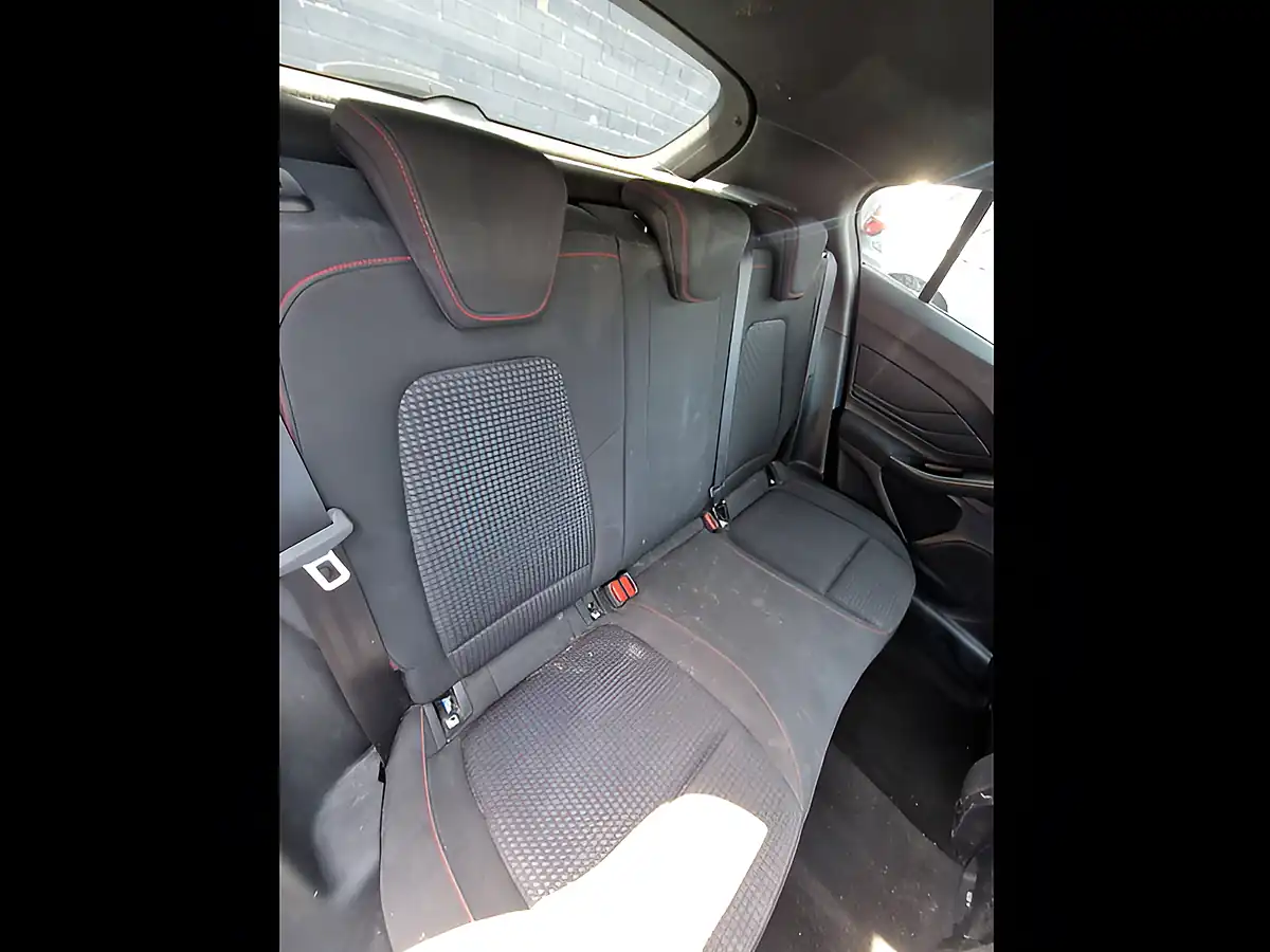 Used 2019 Ford Focus ST-Line Blue - Interior and Exterior details 15