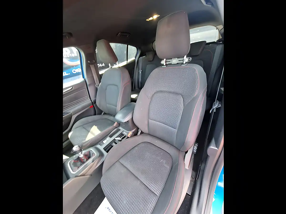 Used 2019 Ford Focus ST-Line Blue - Interior and Exterior details 16