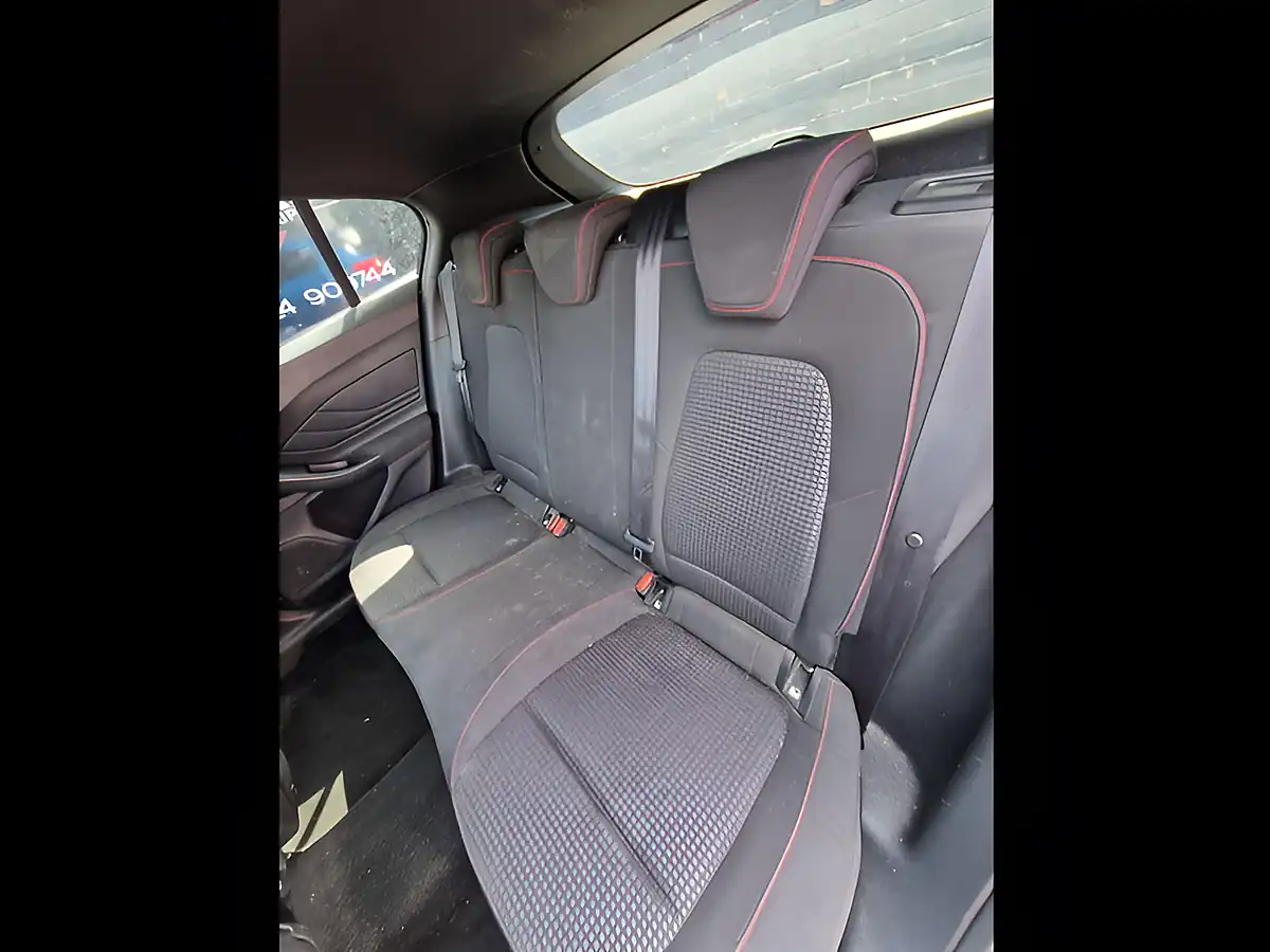 Used 2019 Ford Focus ST-Line Blue - Interior and Exterior details 17