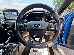 Used 2019 Ford Focus ST-Line Blue - Interior and Exterior details 18
