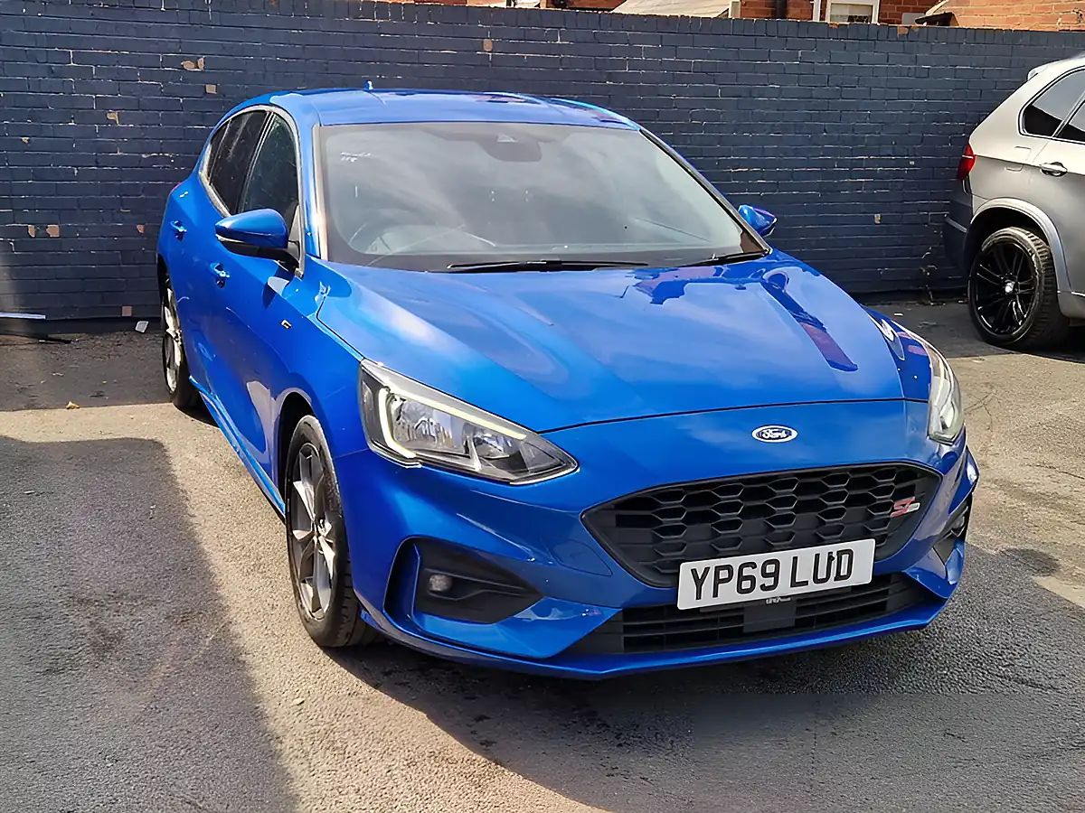 Used 2019 Ford Focus ST-Line Blue - Interior and Exterior details 3