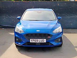 Used 2019 Ford Focus ST-Line Blue - Interior and Exterior details 4