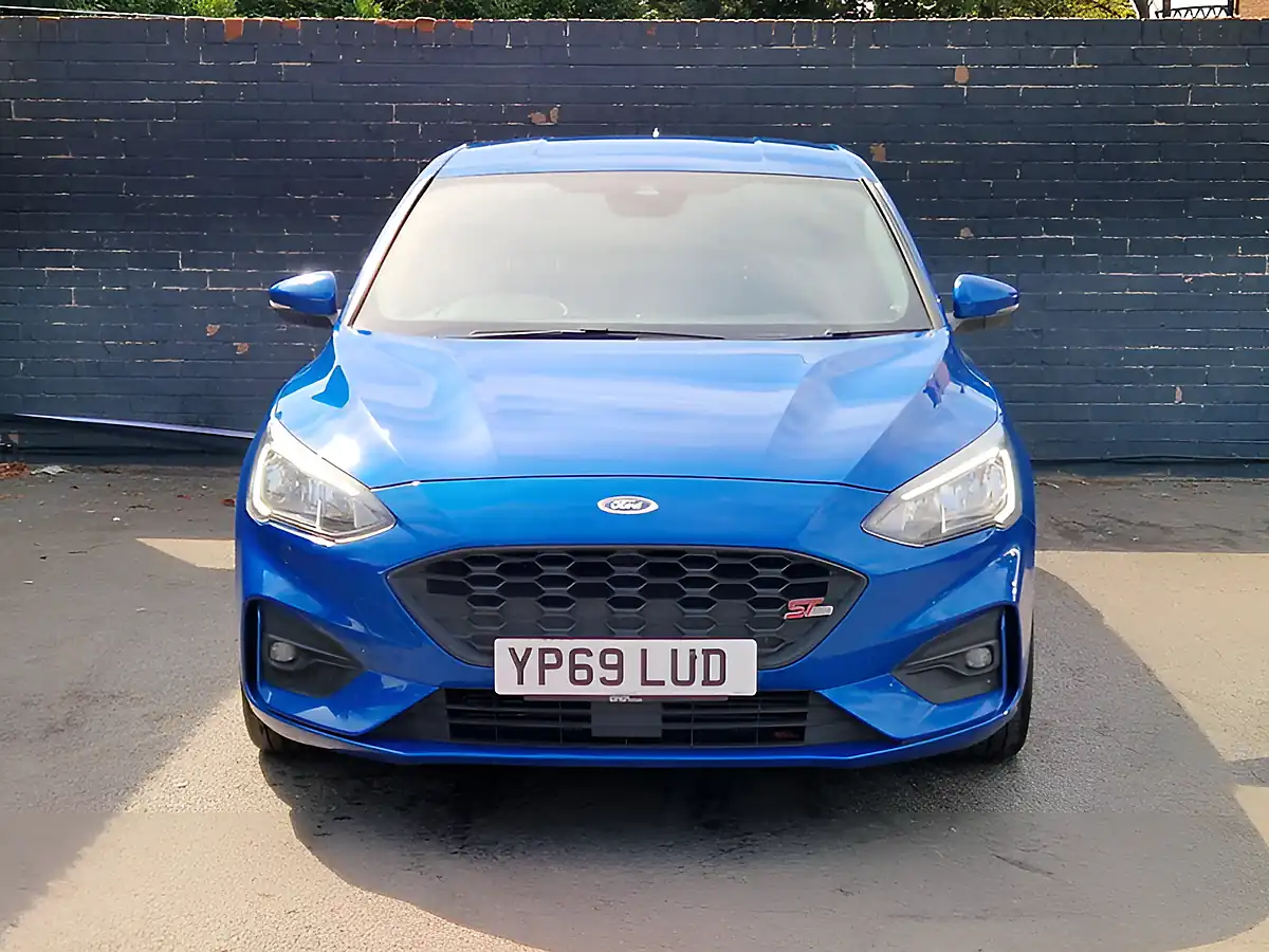 Used 2019 Ford Focus ST-Line Blue - Interior and Exterior details 4