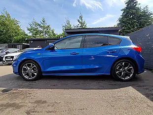 Used 2019 Ford Focus ST-Line Blue - Interior and Exterior details 6