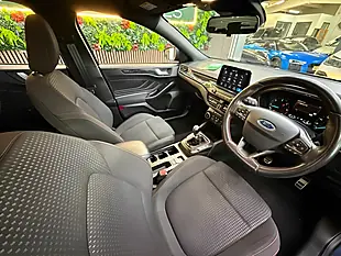 Used 2019 Ford Focus ST-Line Blue - Interior and Exterior details 13