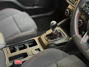 Used 2019 Ford Focus ST-Line Blue - Interior and Exterior details 15