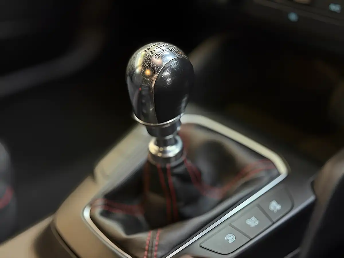 Used 2019 Ford Focus ST-Line Blue - Interior and Exterior details 17