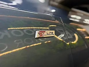 Used 2019 Ford Focus ST-Line Blue - Interior and Exterior details 18