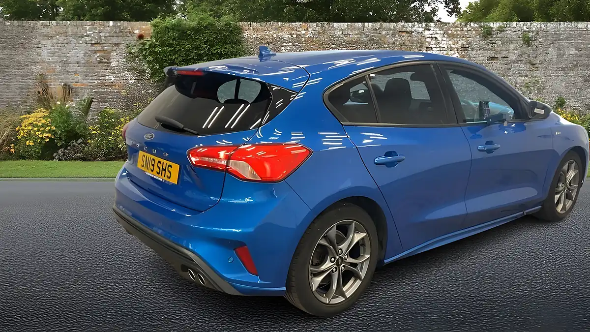Used 2019 Ford Focus ST-Line Blue - Interior and Exterior details 3