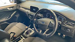 Used 2019 Ford Focus ST-Line Blue - Interior and Exterior details 6