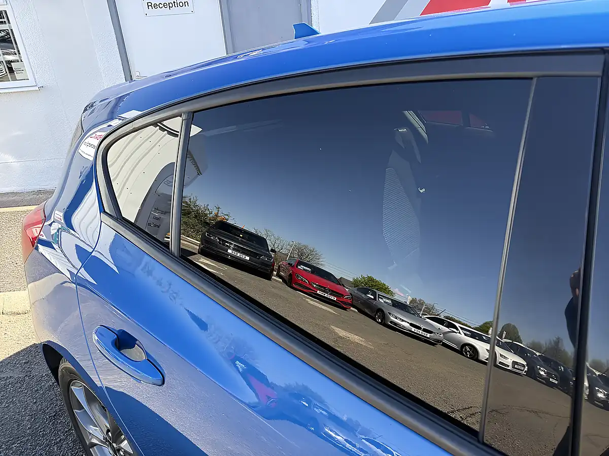 Used 2019 Ford Focus ST-Line Blue - Interior and Exterior details 12