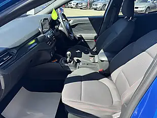 Used 2019 Ford Focus ST-Line Blue - Interior and Exterior details 15