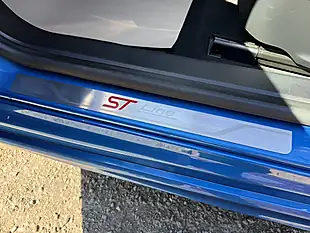 Used 2019 Ford Focus ST-Line Blue - Interior and Exterior details 18