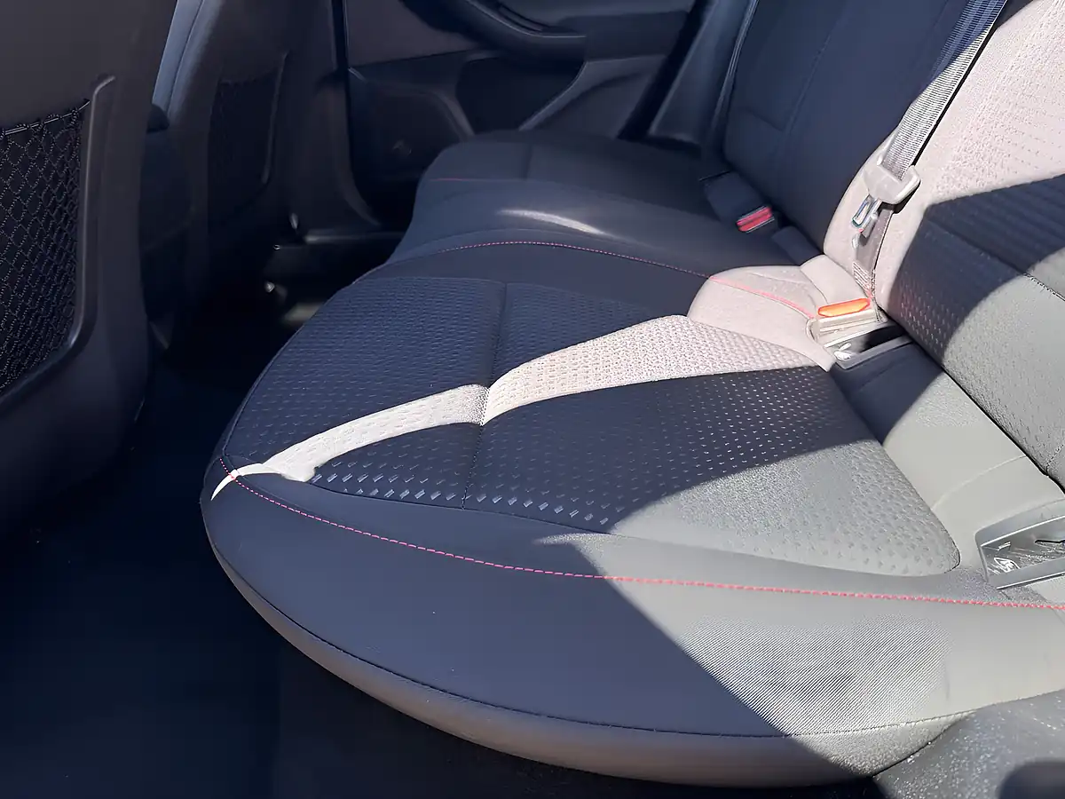 Used 2019 Ford Focus ST-Line Blue - Interior and Exterior details 19