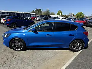 Used 2019 Ford Focus ST-Line Blue - Interior and Exterior details 3