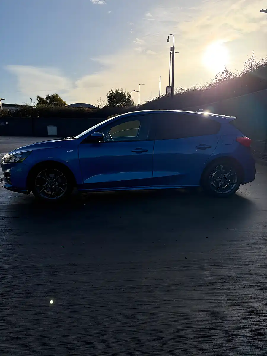 Used 2019 Ford Focus ST-Line Blue - Interior and Exterior details 2