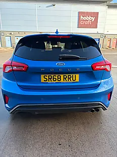 Used 2019 Ford Focus ST-Line Blue - Interior and Exterior details 4