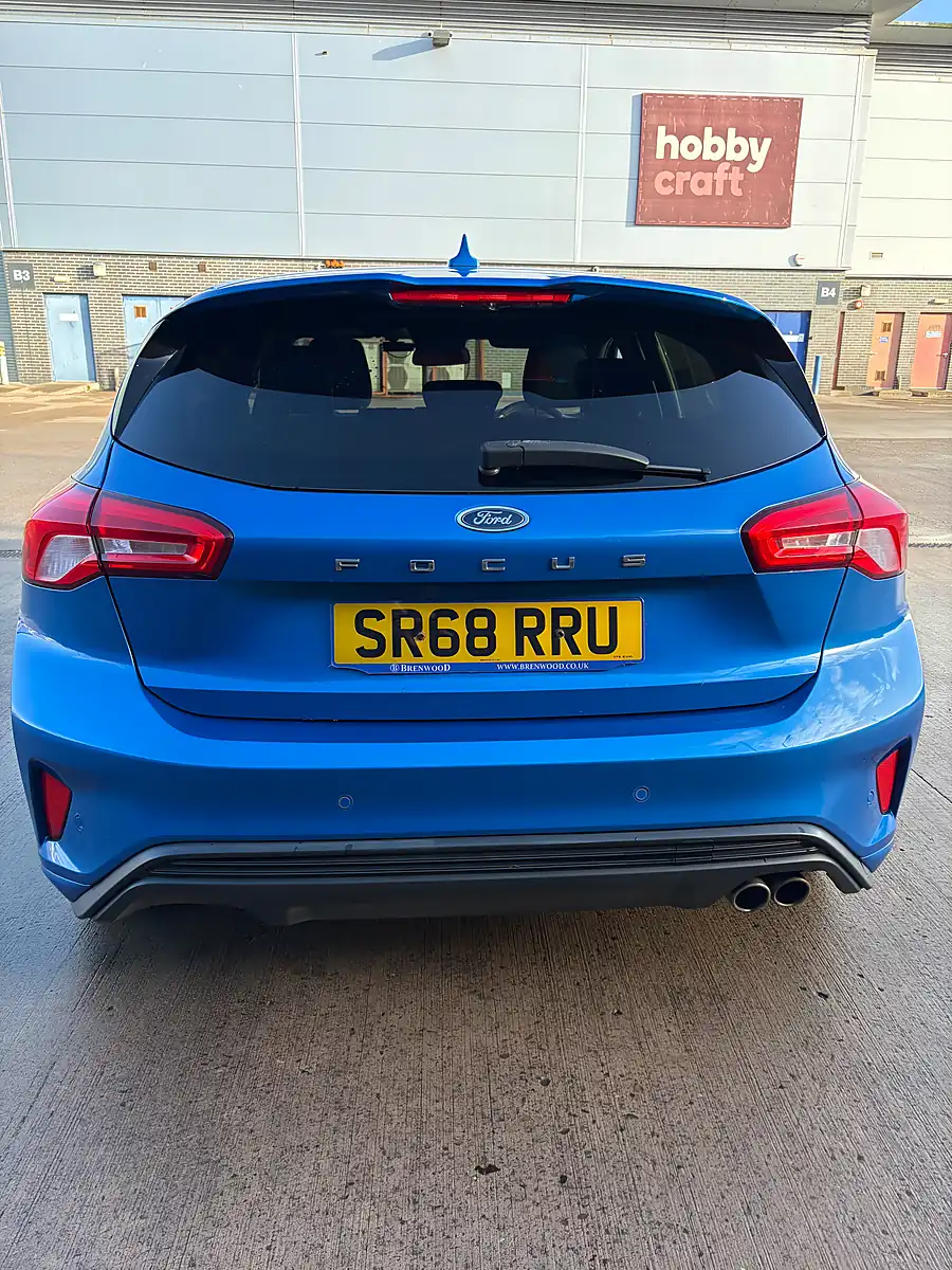 Used 2019 Ford Focus ST-Line Blue - Interior and Exterior details 4