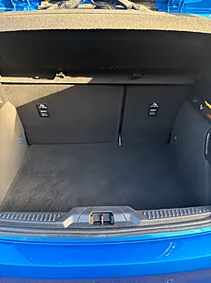 Used 2019 Ford Focus ST-Line Blue - Interior and Exterior details 9