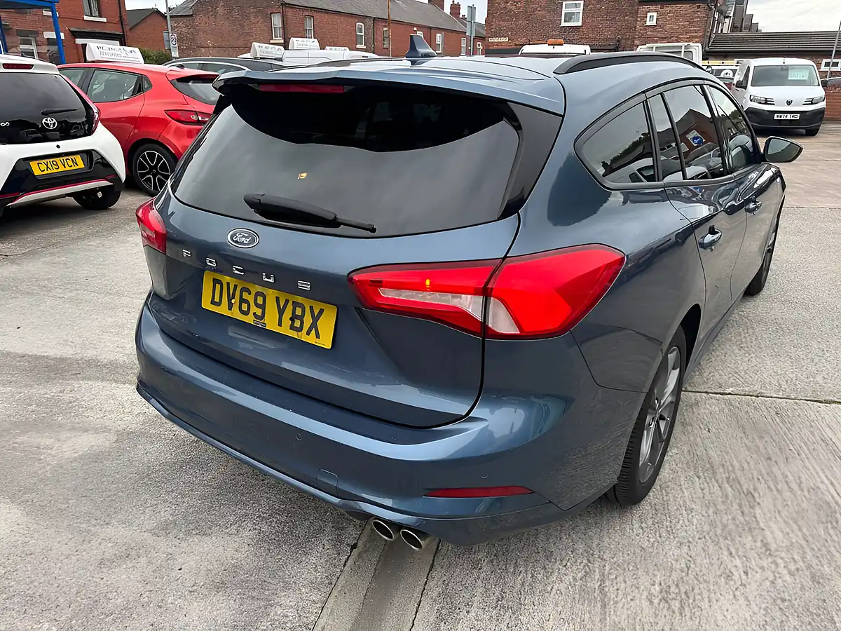 Used 2019 Ford Focus ST-Line Chrome Blue - Interior and Exterior details 11