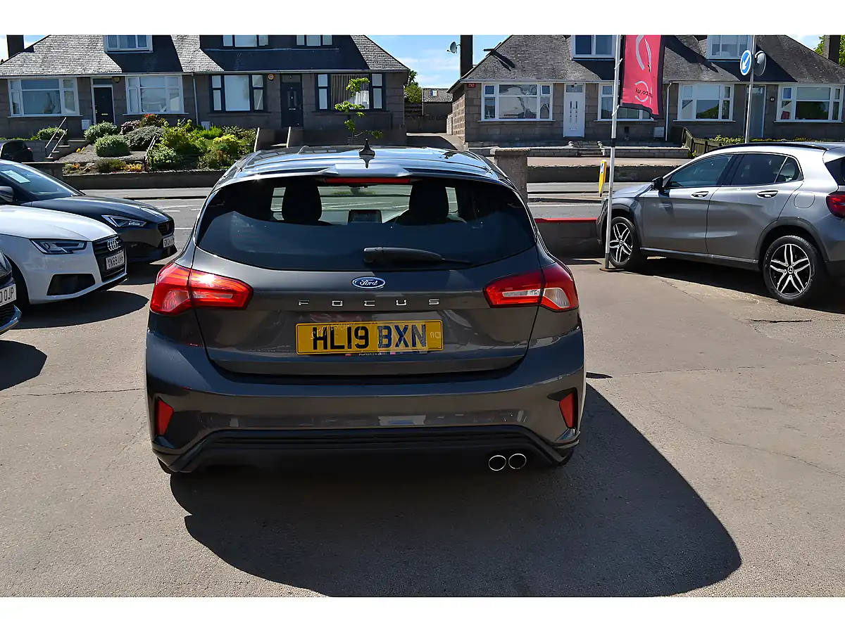 Used 2019 Ford Focus ST-Line Grey - Interior and Exterior details 10