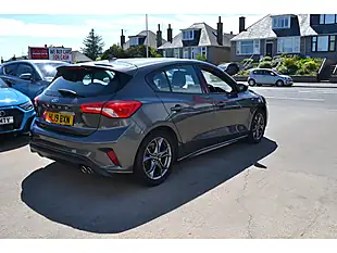 Used 2019 Ford Focus ST-Line Grey - Interior and Exterior details 11