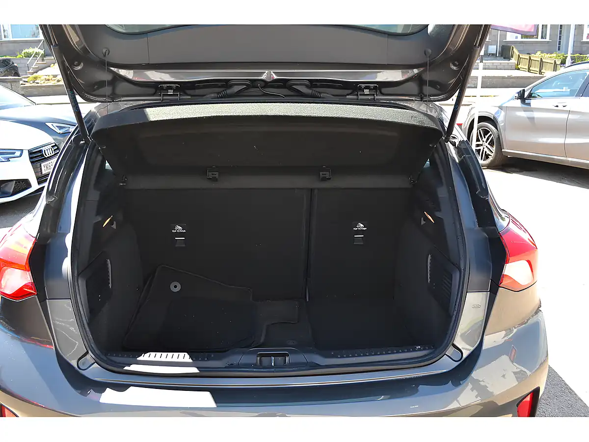 Used 2019 Ford Focus ST-Line Grey - Interior and Exterior details 13