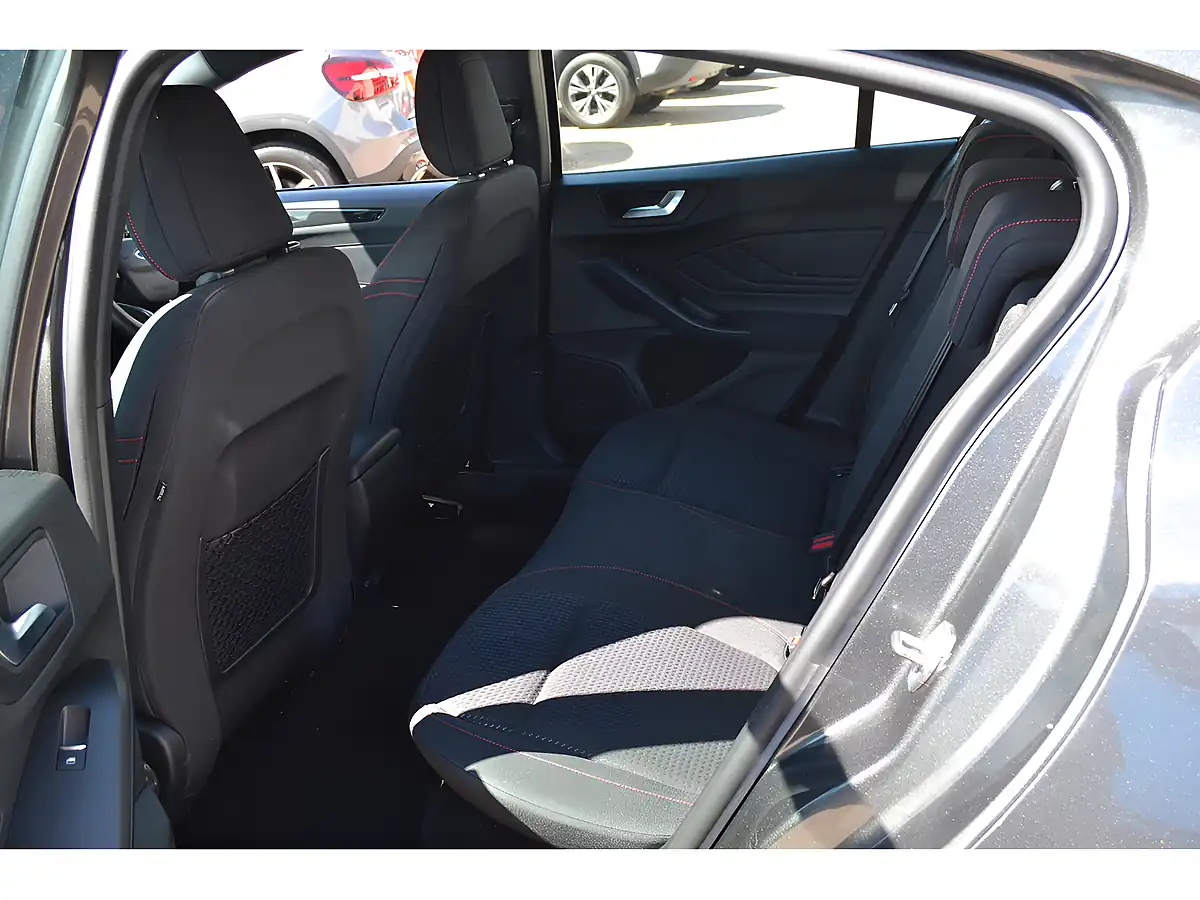 Used 2019 Ford Focus ST-Line Grey - Interior and Exterior details 16