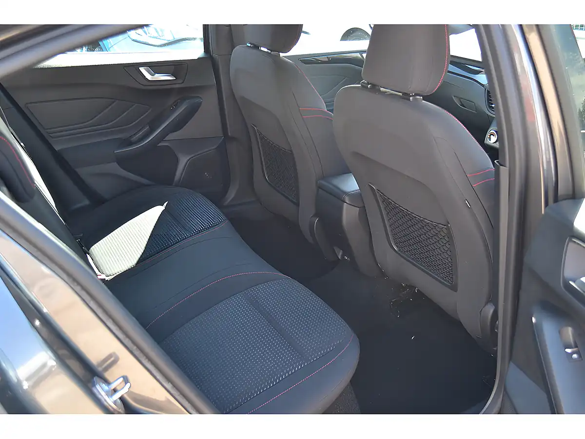 Used 2019 Ford Focus ST-Line Grey - Interior and Exterior details 17