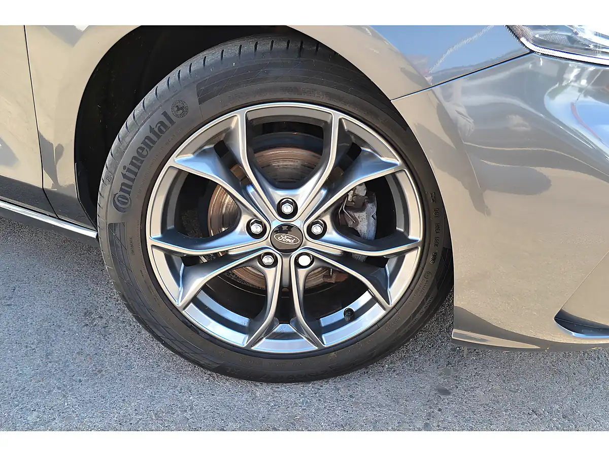 Used 2019 Ford Focus ST-Line Grey - Interior and Exterior details 3