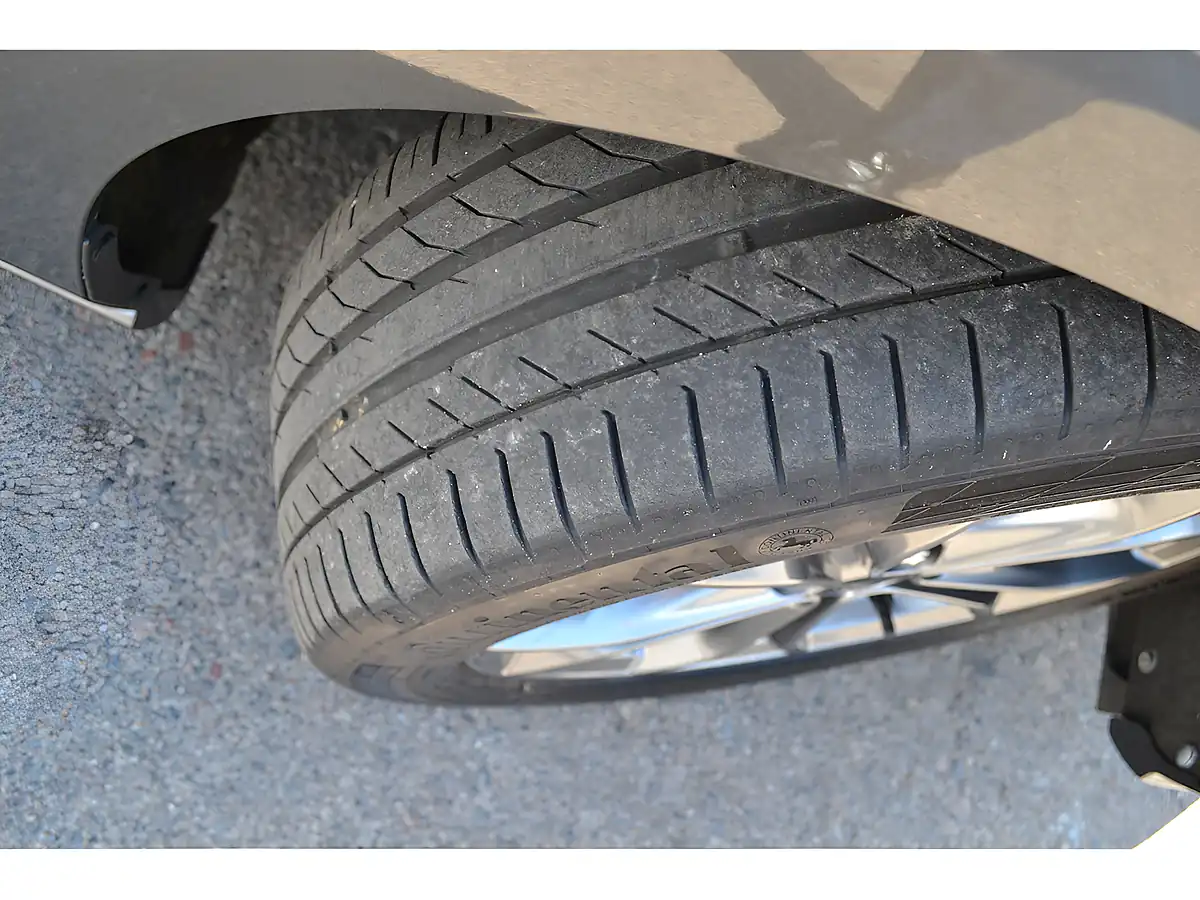 Used 2019 Ford Focus ST-Line Grey - Interior and Exterior details 4