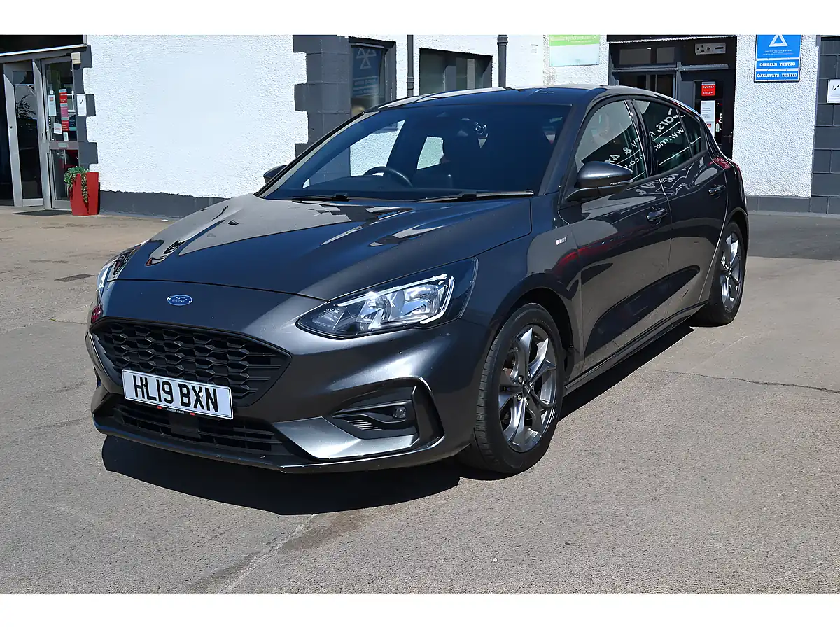 Used 2019 Ford Focus ST-Line Grey - Interior and Exterior details 7