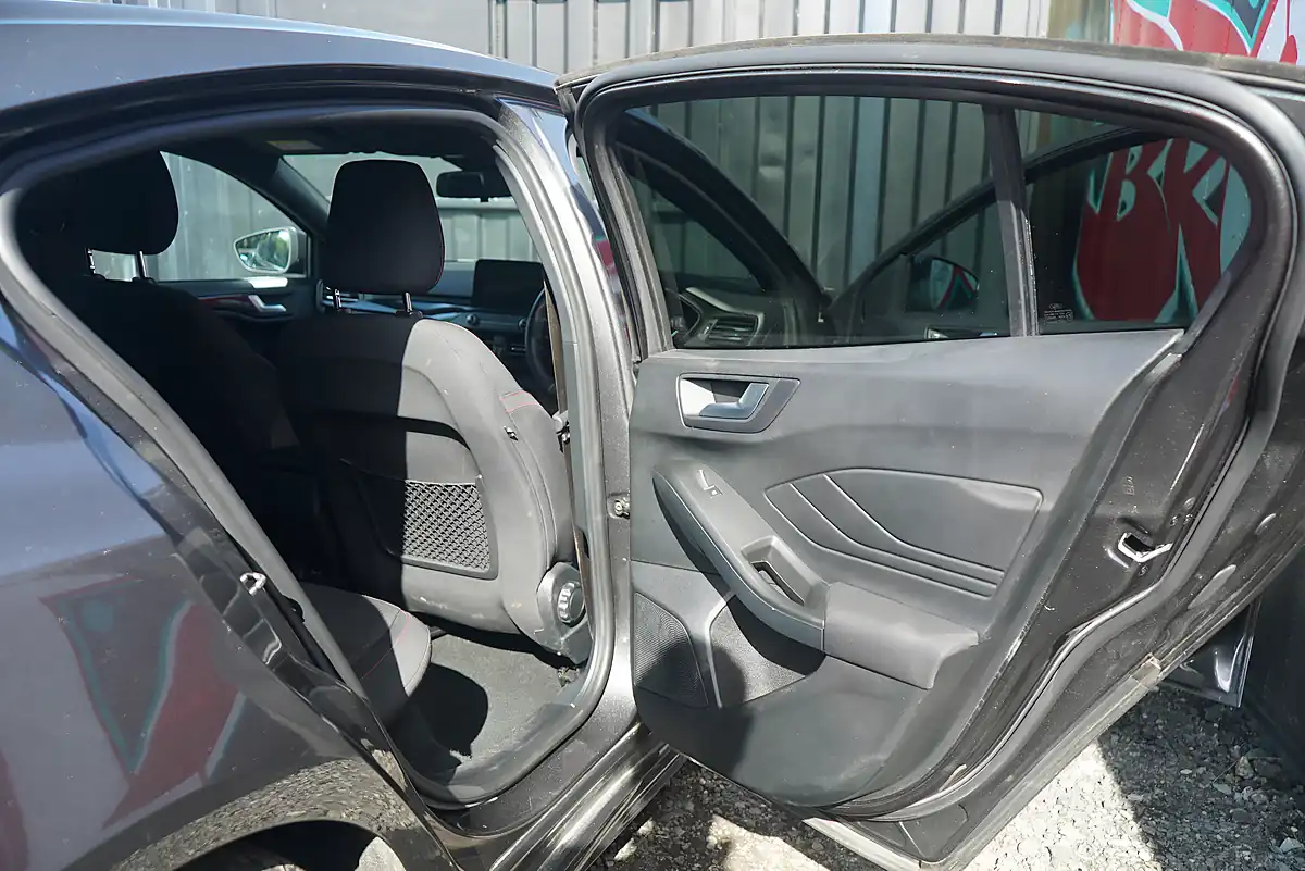 Used 2019 Ford Focus ST-Line Grey - Interior and Exterior details 15