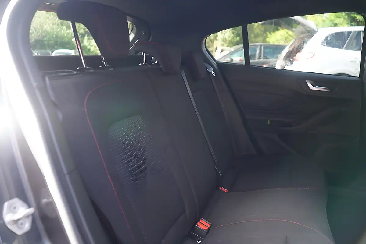 Used 2019 Ford Focus ST-Line Grey - Interior and Exterior details 16